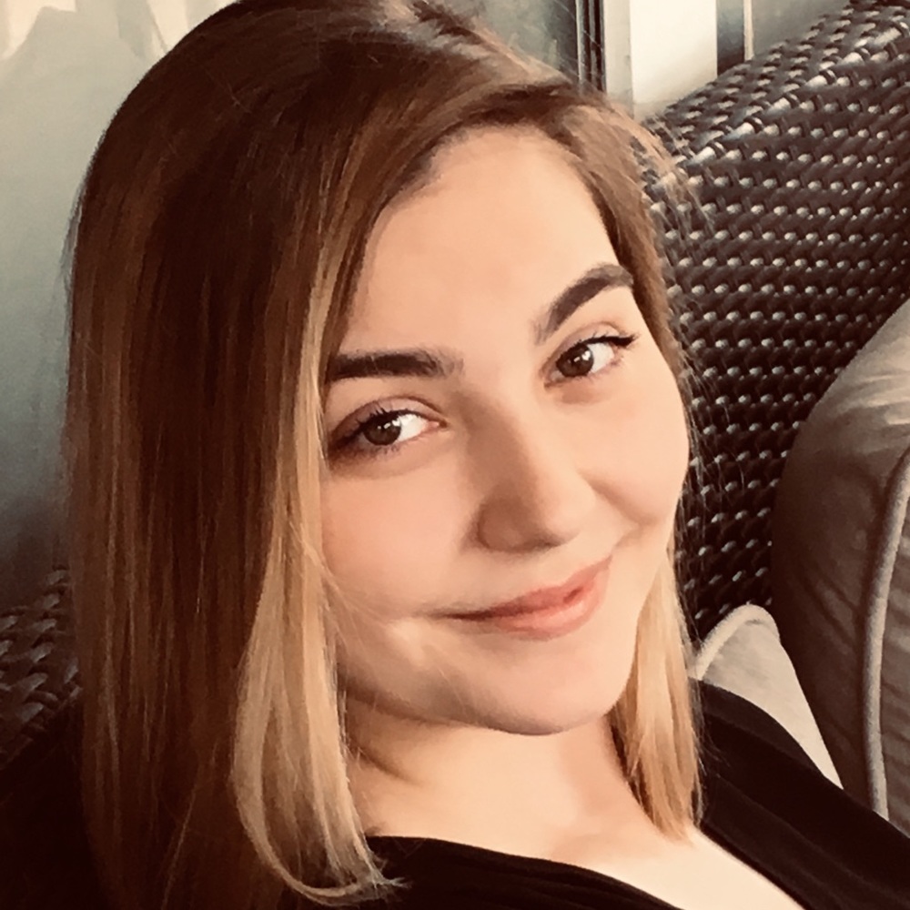 Meet your Posher, Alexis